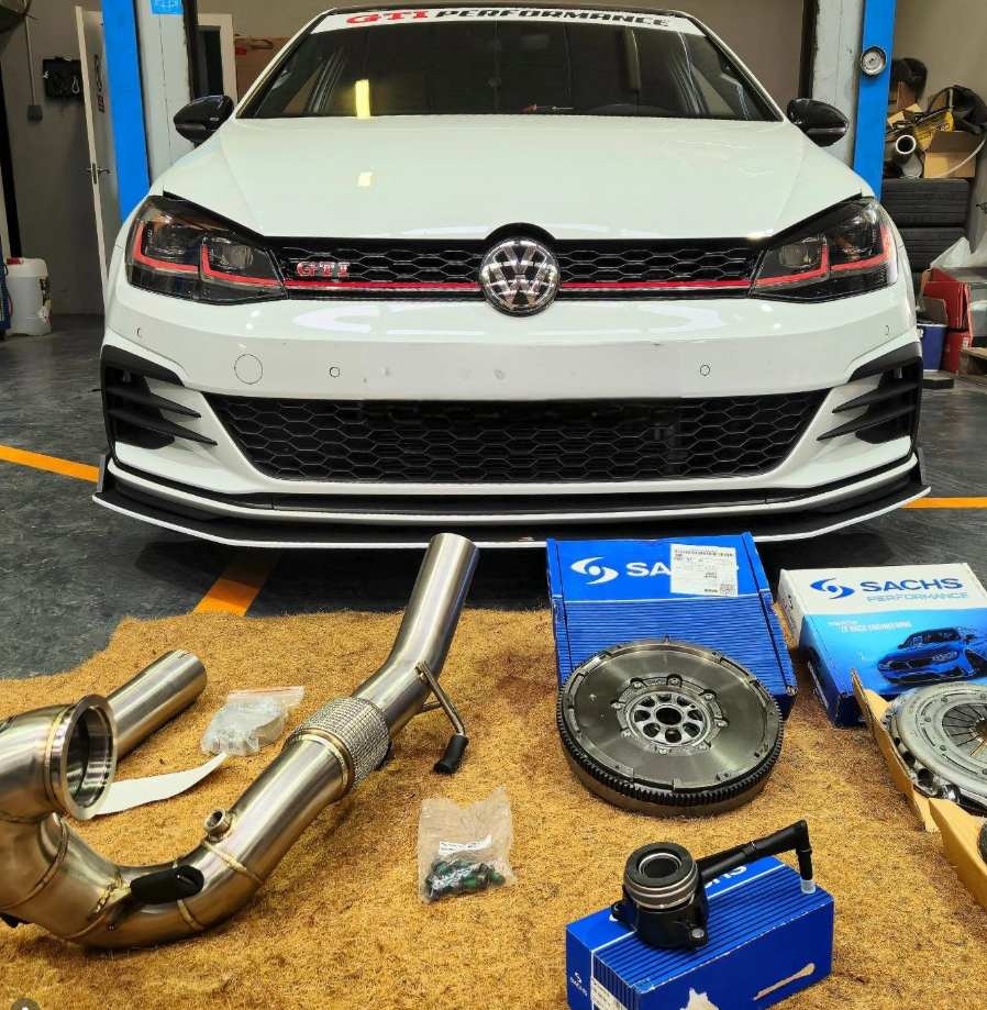 Volkswagen GTI preparado para circuito