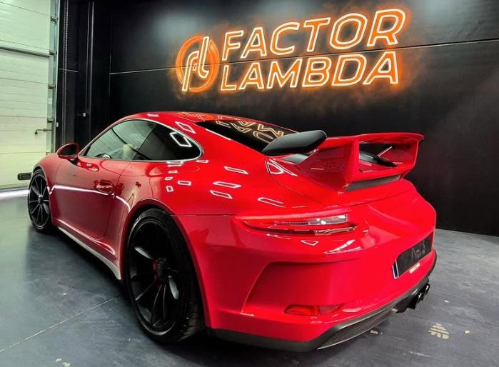 Porsche GT3 rojo en Factor Lambda